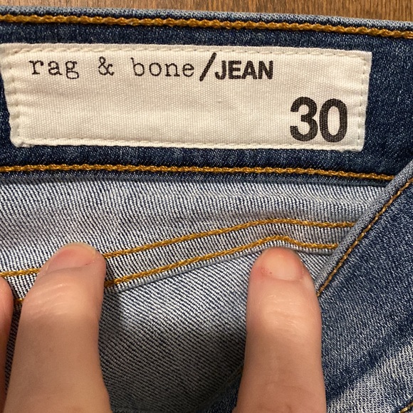 RAG & BONE ankle skinny denim jeans. FLAWS - puckers in fabric on front and leg. - Picture 9 of 13